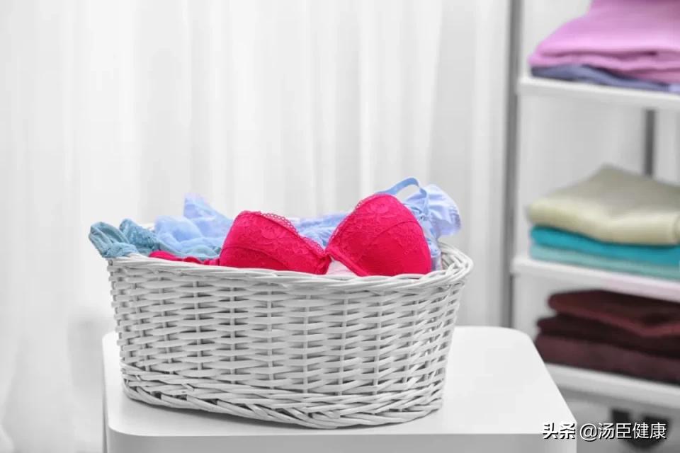 内衣裤的细菌与袜子细菌哪个多,裤袜放了一年再穿会留有细菌吗