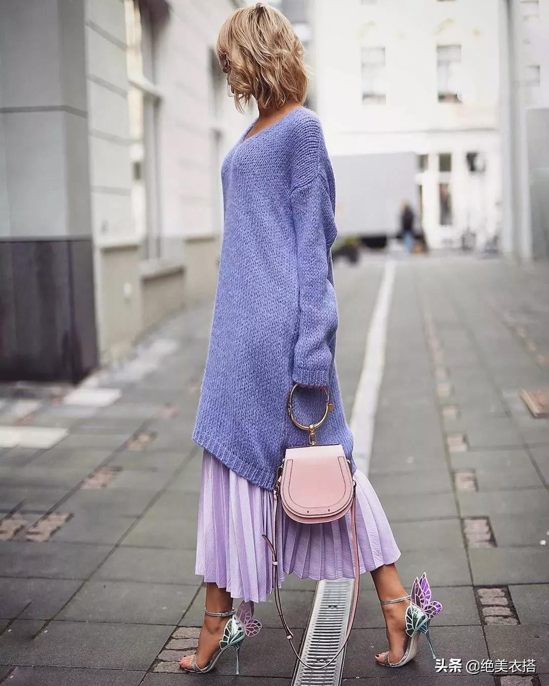 百褶裙的夏天穿搭方法,秋季百褶裙的穿搭方法长款
