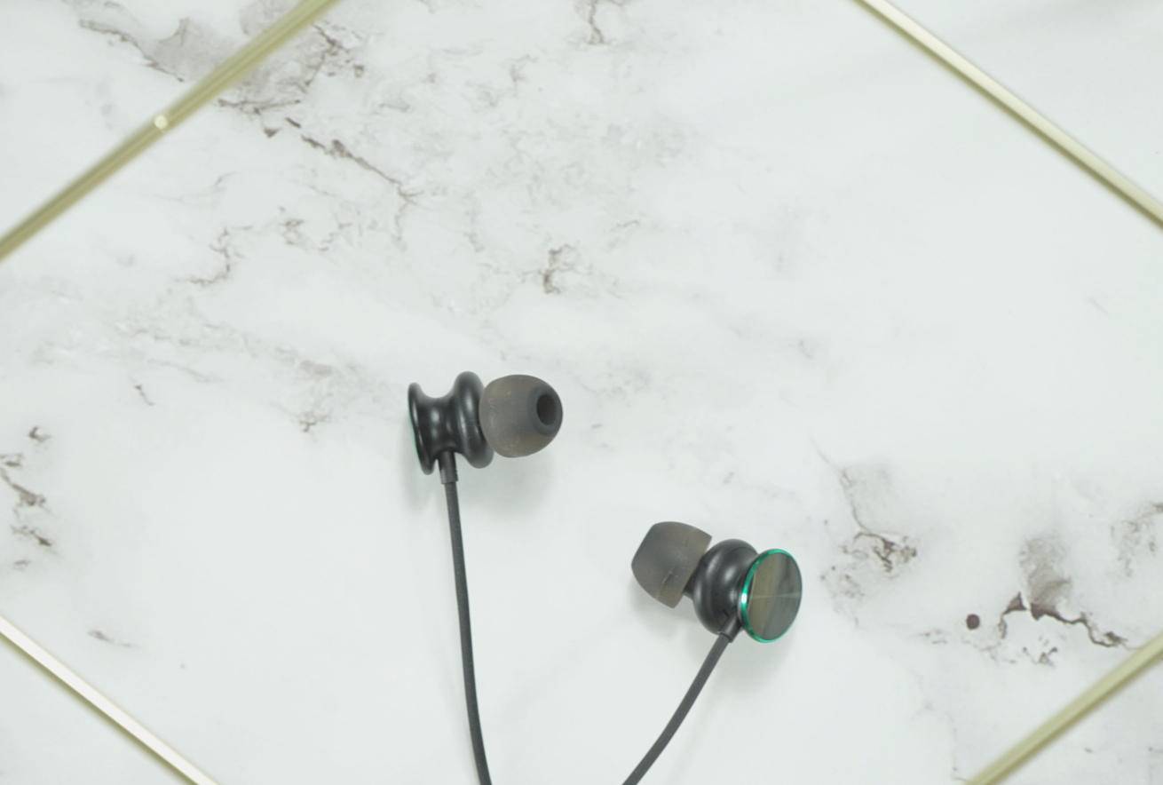 hires金标认证耳机,o-fresh耳机和小米圈铁耳机对比