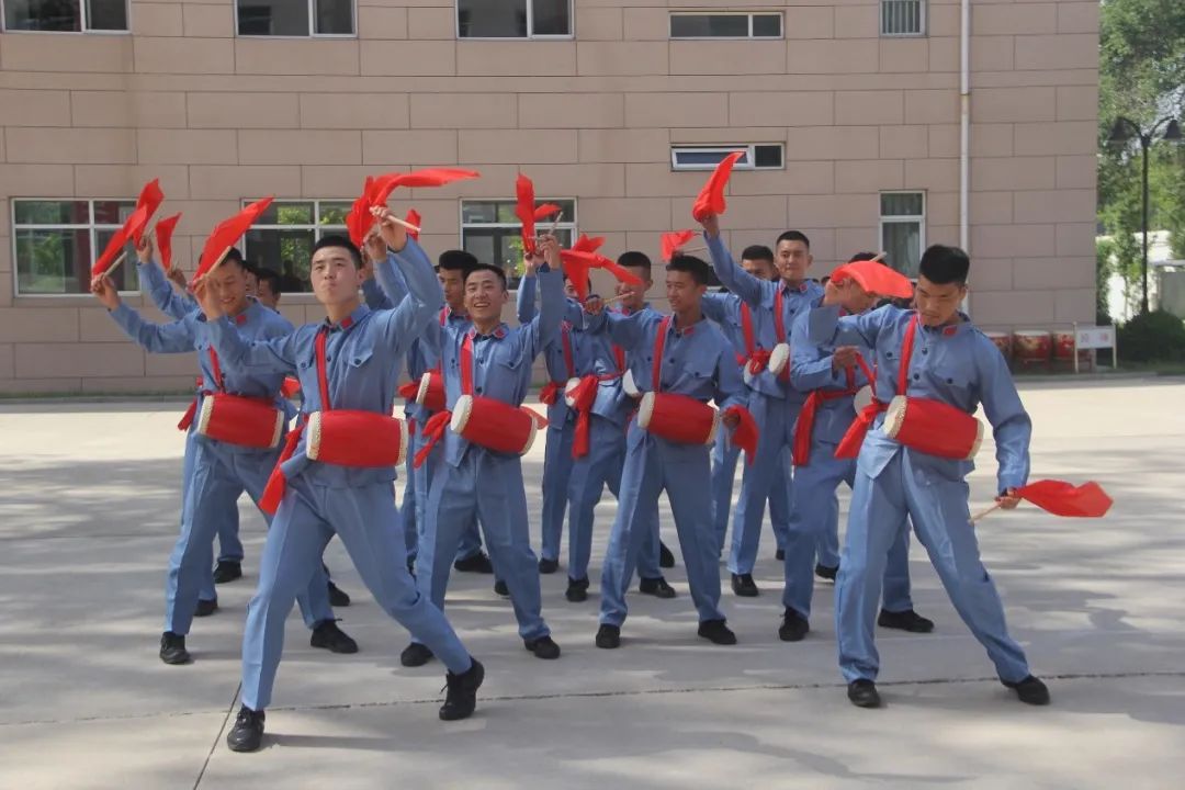 一队一品原唱完整版,军营一队一品