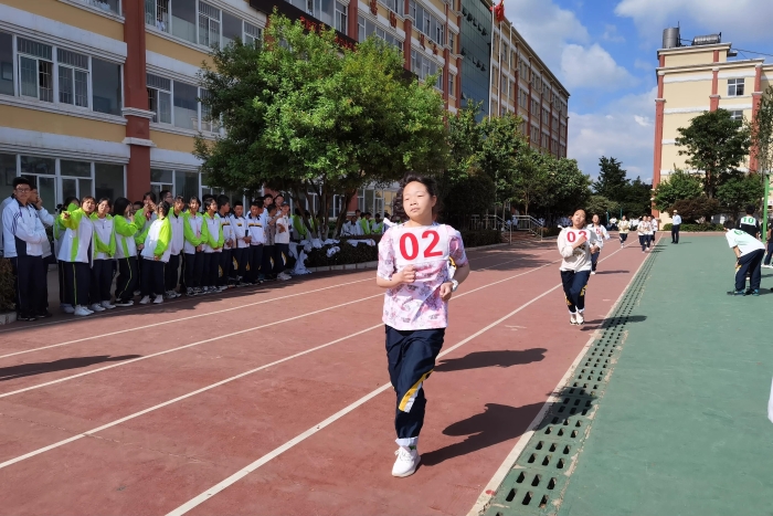 昆三中空港实验学校的一天,昆三中体育中考
