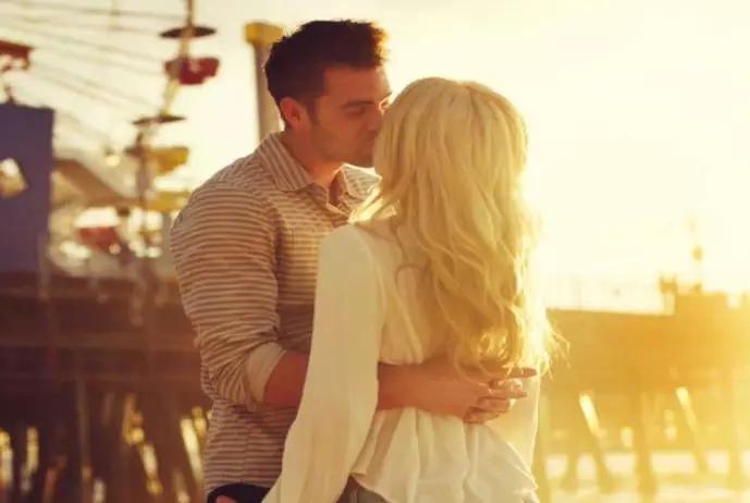 接吻只会亲亲怎么办,怎么接吻才能让女生对你刮目相看