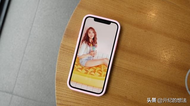 iphone12minivsiphonese3,iphone12mini使用一天感受