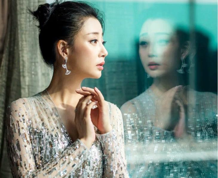 殷桃有多爱男明星,球员李金羽和演员殷桃是什么关系