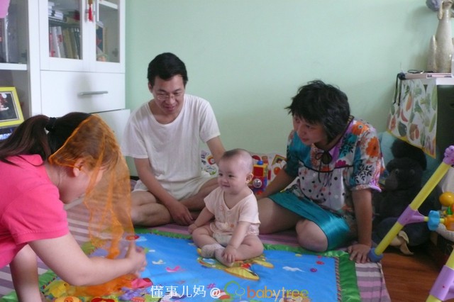 北京妈妈：交上万块钱，我家孩子在早教机构听八国语言、摸鸭子