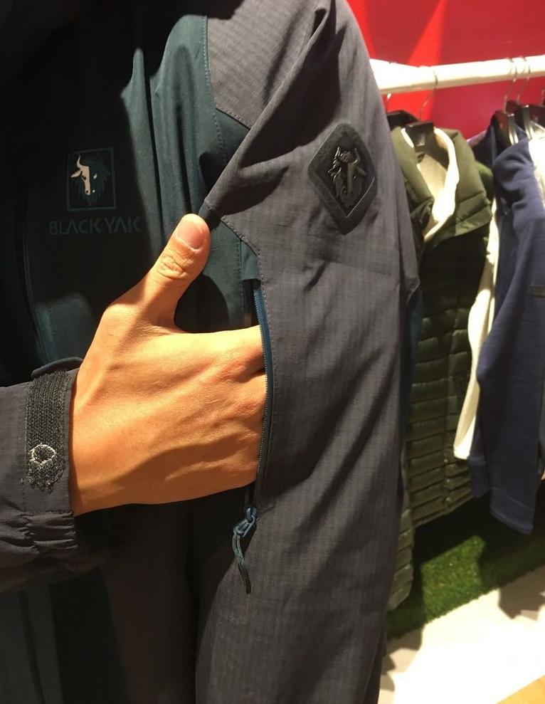 布来亚克户外搭配,适合亚洲人穿的户外品牌