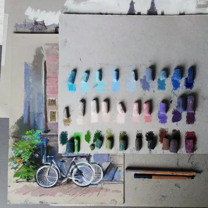 色粉笔表现技法,水溶性粉笔怎么画才亮