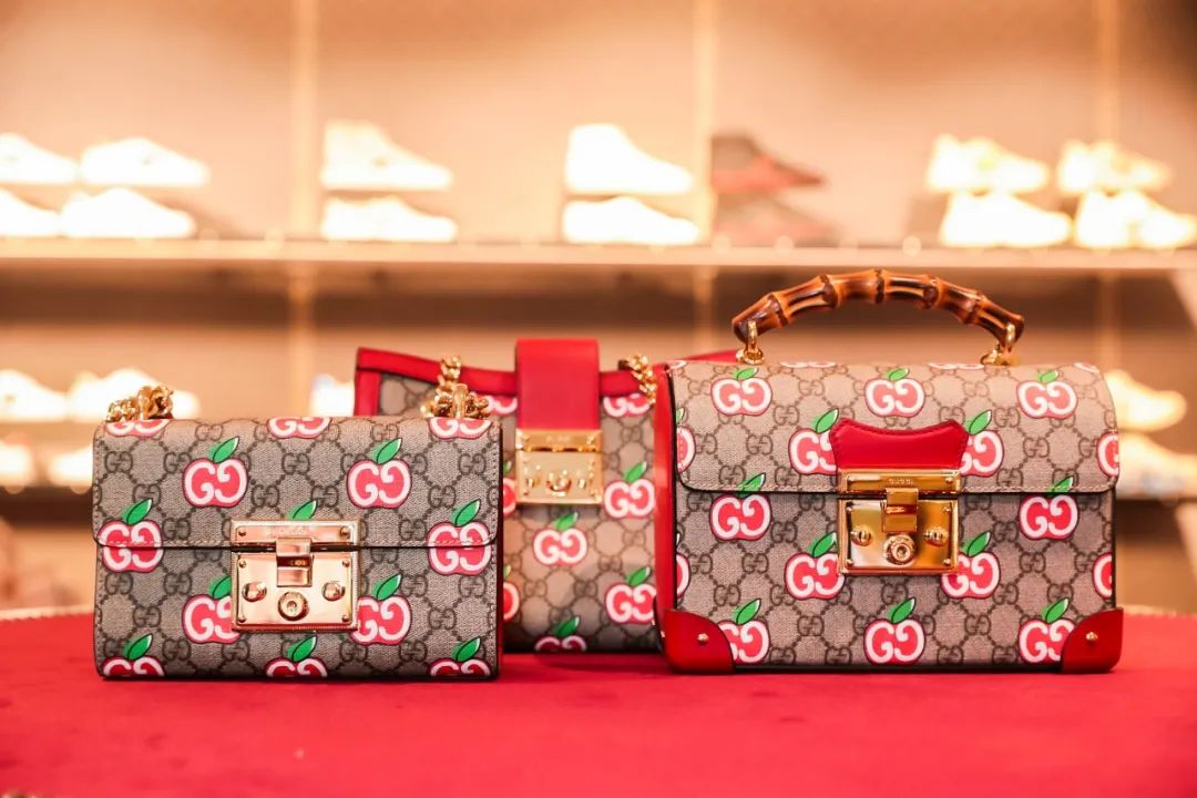 gucci线上跟实体店价格,gucci饼干白色