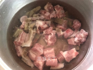 咸肉排骨怎么蒸好吃又不腻,咸肉排骨腌笃鲜正宗做法