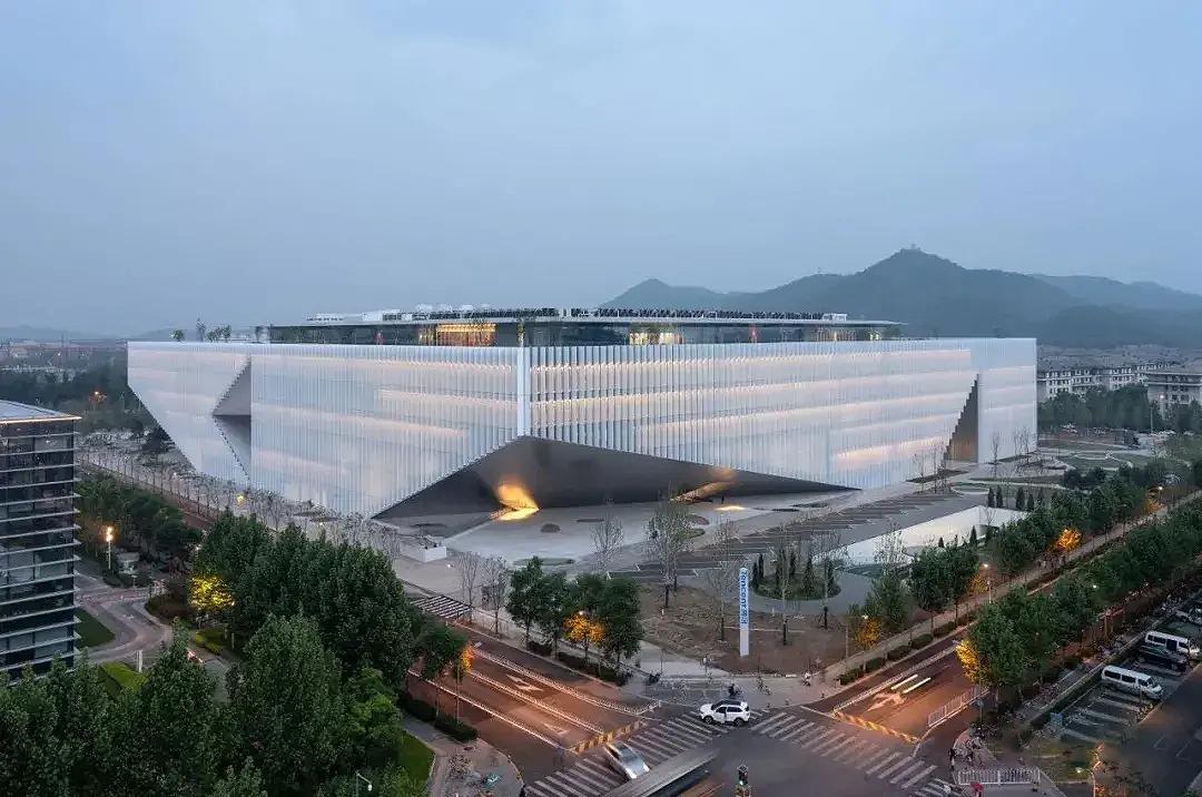 腾讯北京总部占地面积,亚洲最大办公楼图片