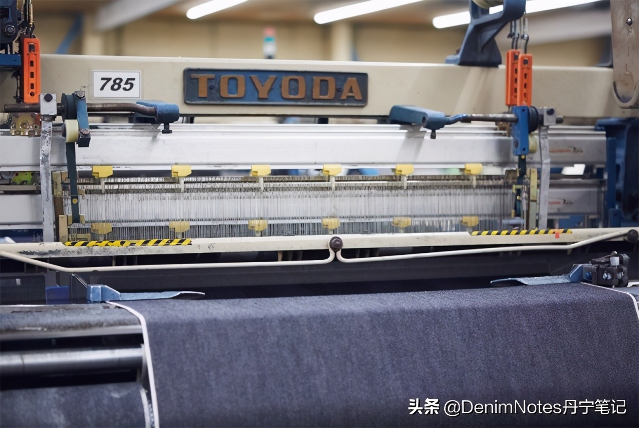 优衣库赤耳原牛纽扣款,优衣库299元赤耳原牛评测视频