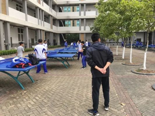 笔韵墨香放异彩，丰富舞台漫云中——广州市白云中学欢迎您