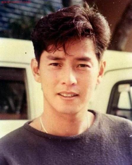 70岁的谭咏麟暴瘦图片,谭咏麟七十岁老态