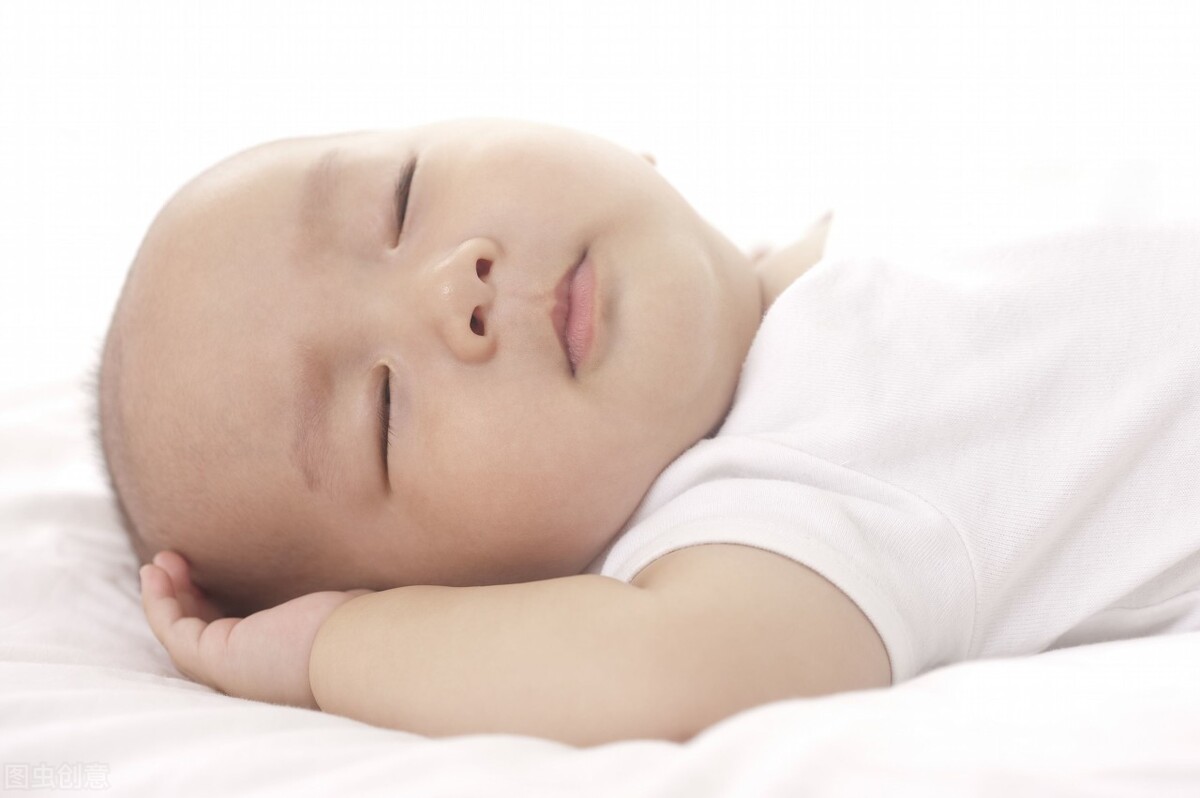 宝宝沾床就醒，主要是这些原因，学会应对就再也不用烦恼了