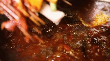 出没凌晨5点的屠宰场，带你揭秘神级麻辣烫背后的真相