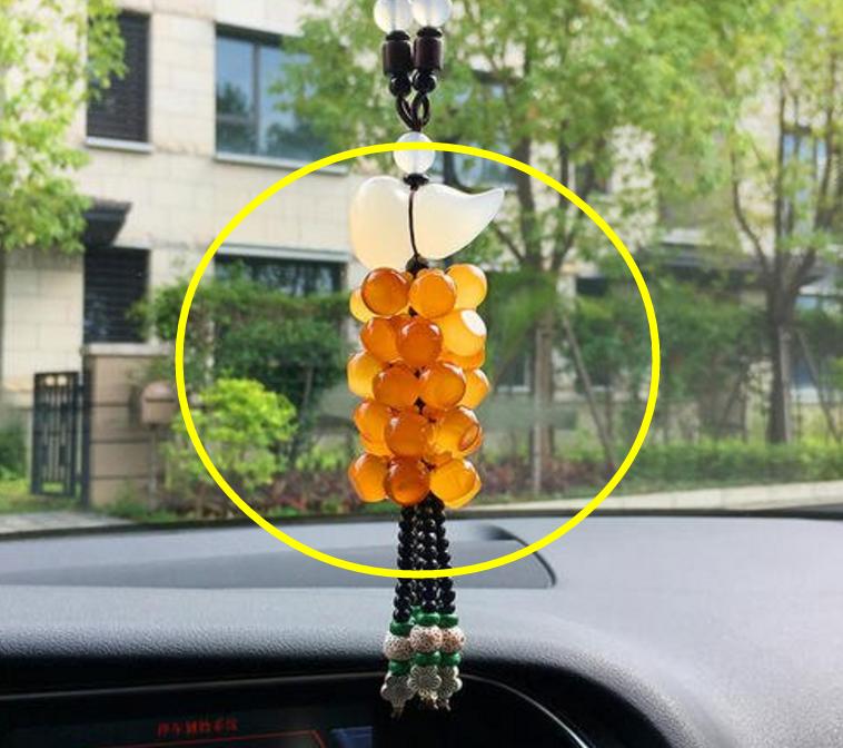 车上必备这六个小物件,车上装饰品摆件会被罚款吗