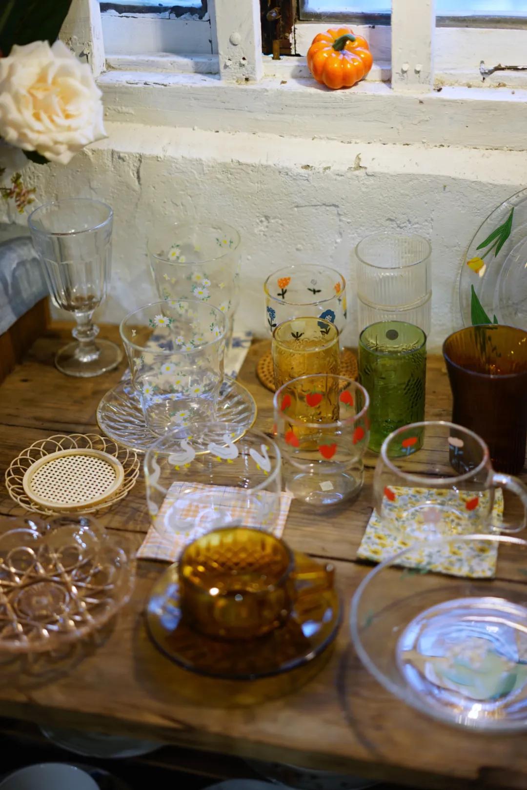 成都两个小姑娘开的老房子花艺杂货铺，外地游客不远千里专程打卡