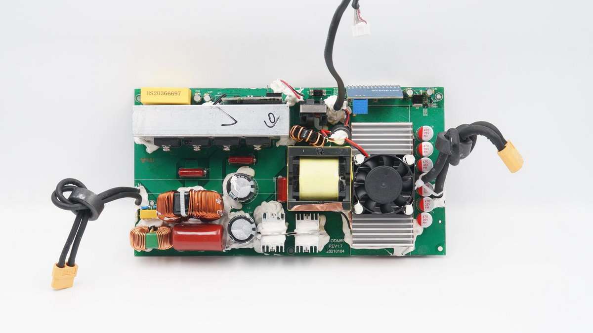 公牛便携式电源拆解,公牛1800w户外电源拆解