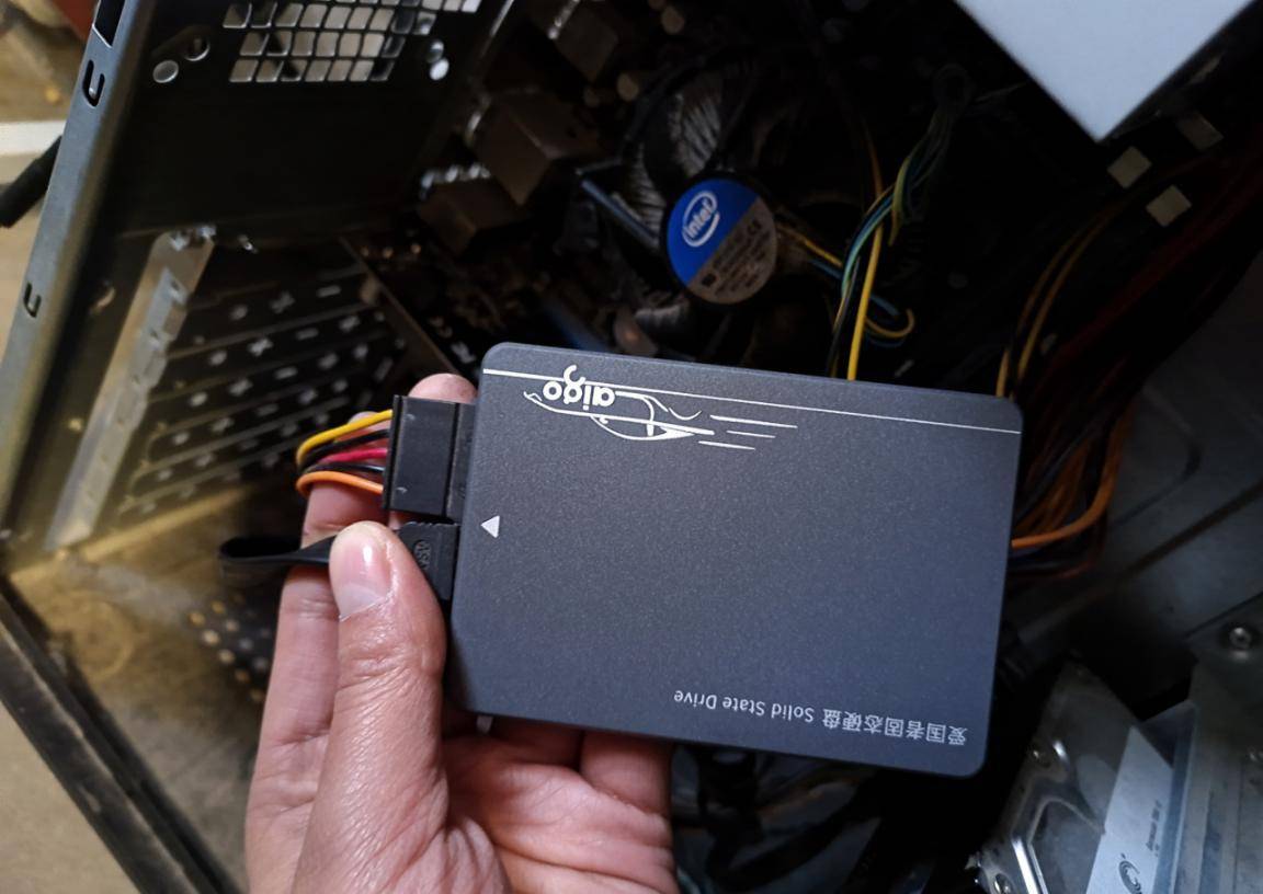 aigo爱国者固态u盘实测,爱国者aigo2tb移动固态硬盘