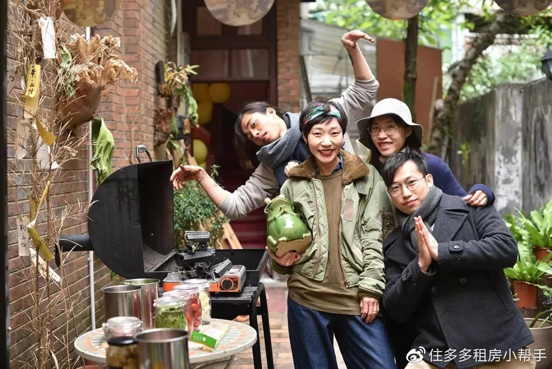 不管是出租屋还是自己存款买的小房住的舒心才是生活