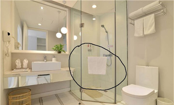 酒店浴室门口的毛巾叫什么,酒店浴室门口挂的毛巾干什么的