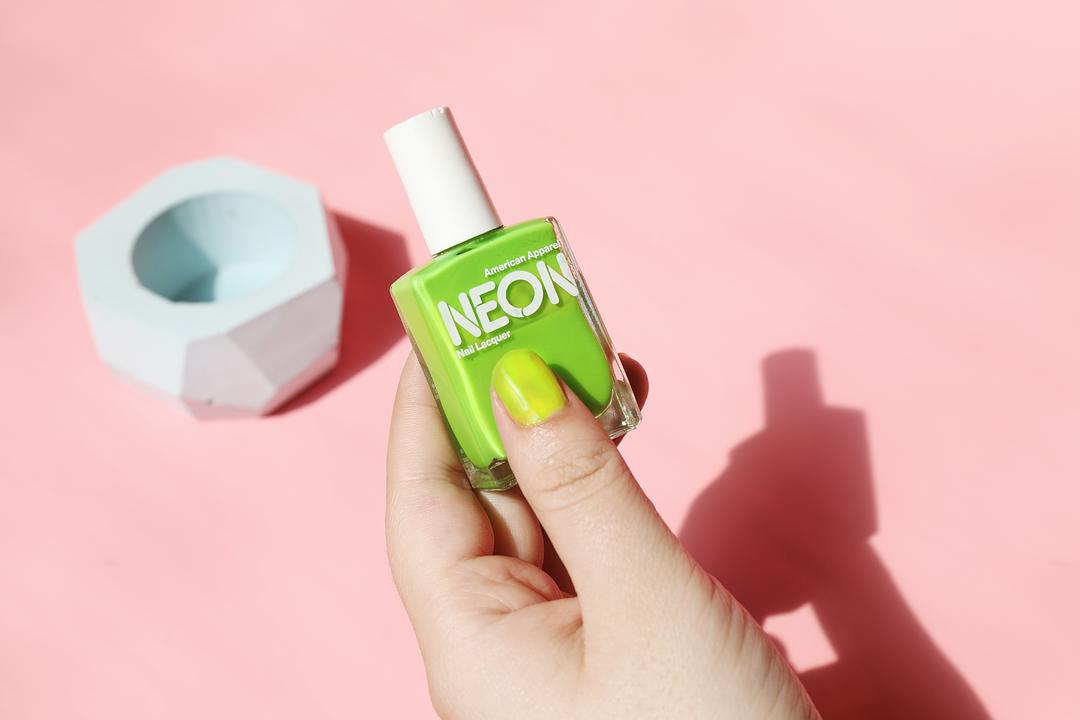 秋冬适合的指甲油颜色平价免烤,什么牌子的指甲油好用适合做美甲