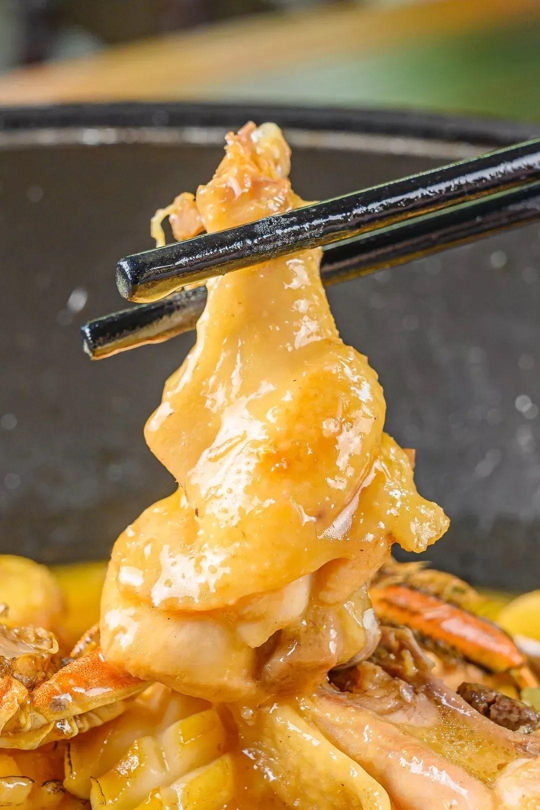 4000m²「平价海鲜」，还藏了个老广早茶，鸡煲、羊肉、虾蟹