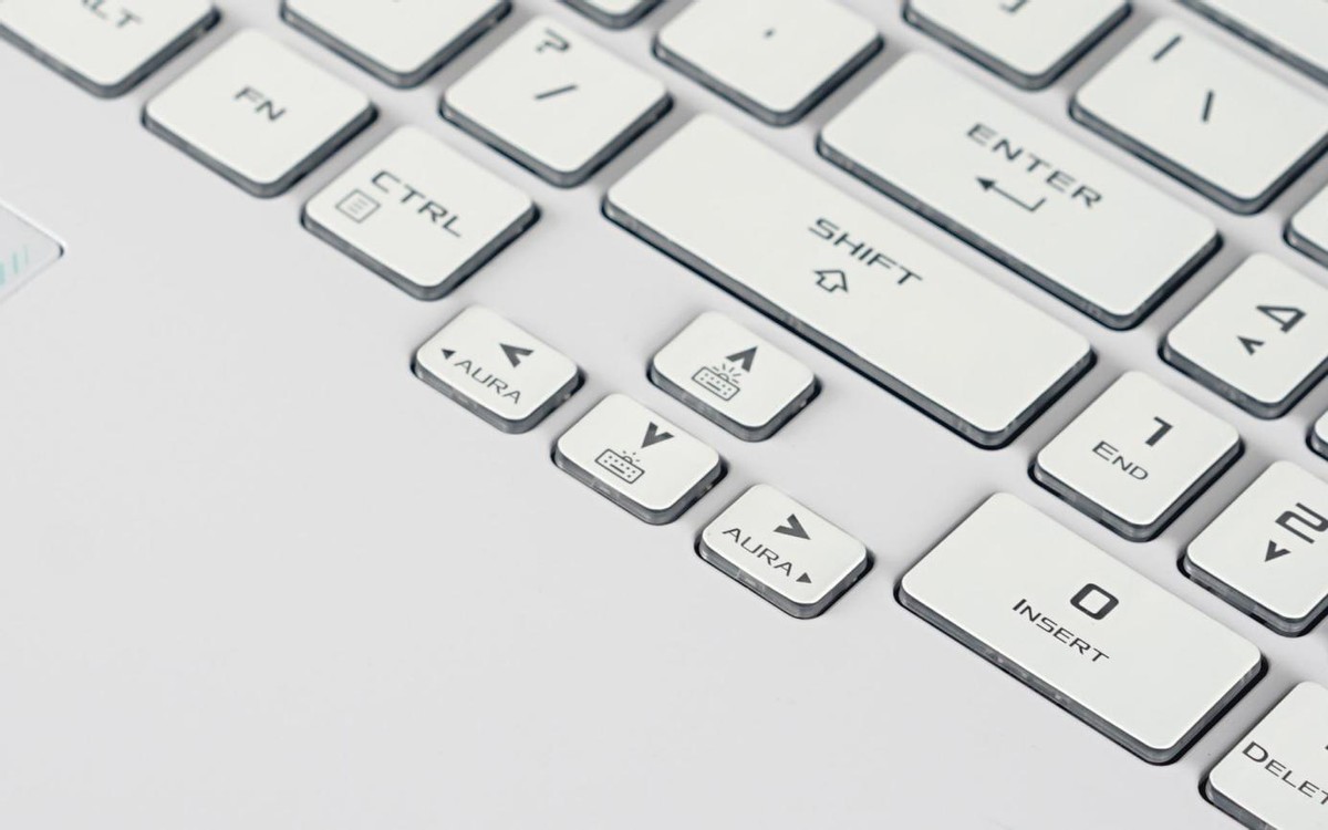 性能怪兽，5900HX+RTX3070，2.5K屏幕，华硕进阶版天选2笔电测评