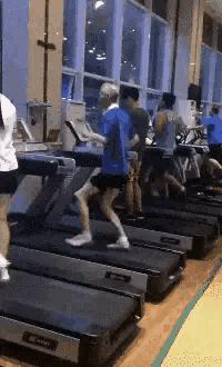 把中间的门店租下来取什么名字好,租下门面不知道取什么名字