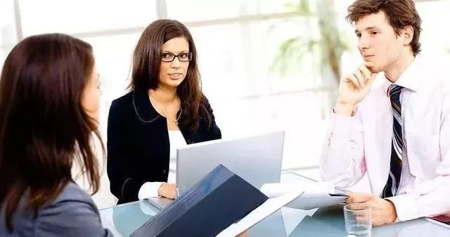 捡到9000元失主说少了1000搞笑,捡到8000元失主说丢了9000元