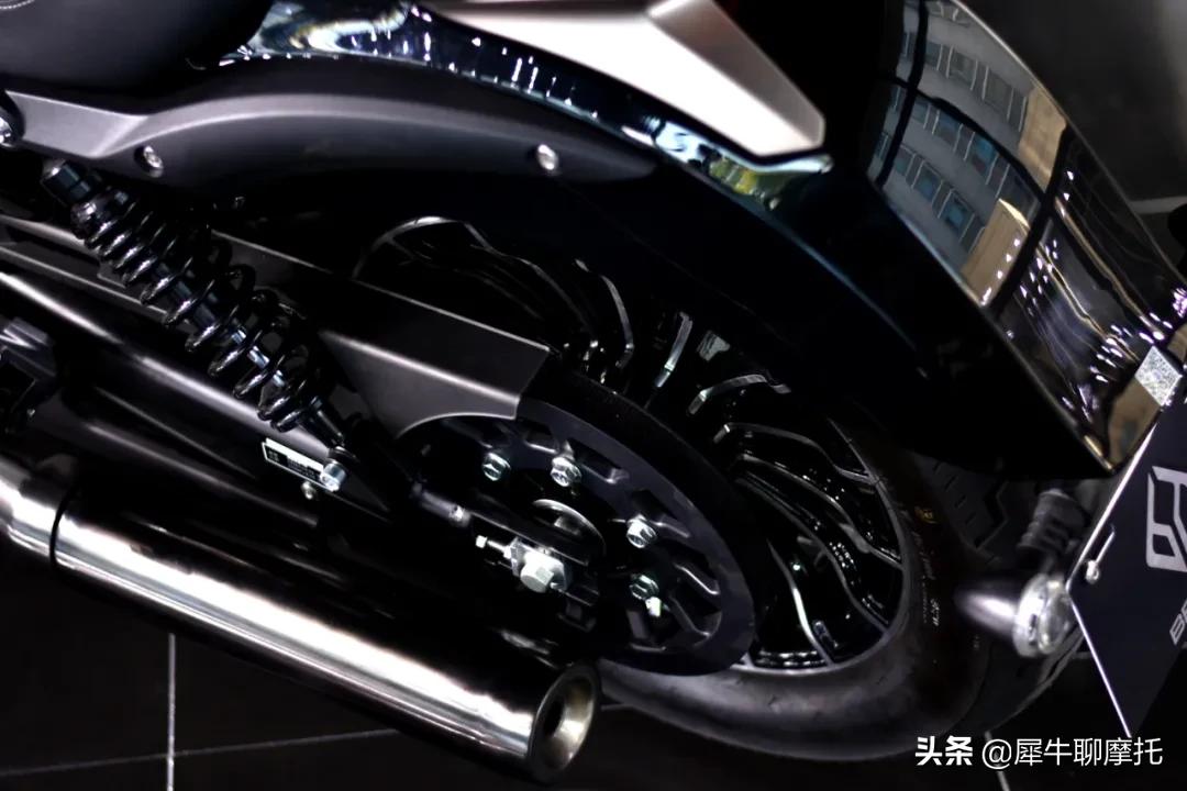 钱江闪电300和奔达灰石300,奔达灰石300适合跑长途高速吗