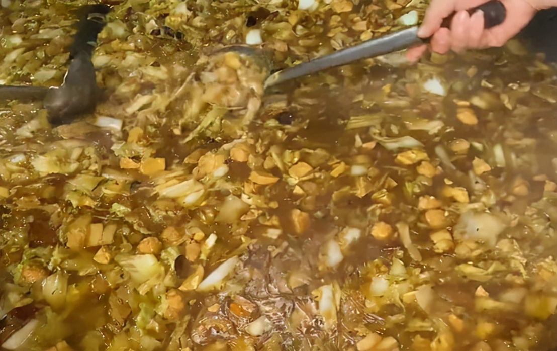 河南大锅菜一锅700碗一碗10块钱,河南农村喜宴大锅菜大全