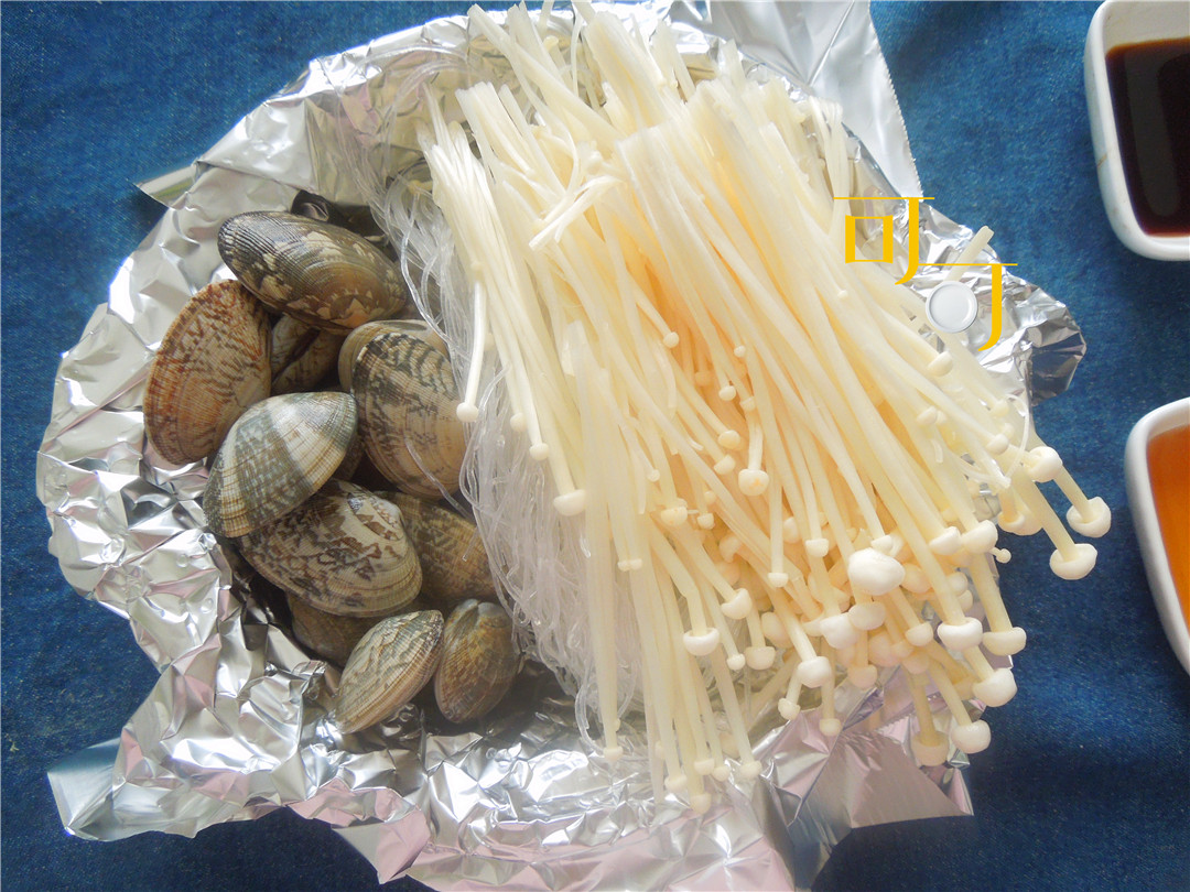 锡纸花甲粉什么样的人群最爱吃,这么冷的天来碗热乎乎的花甲粉