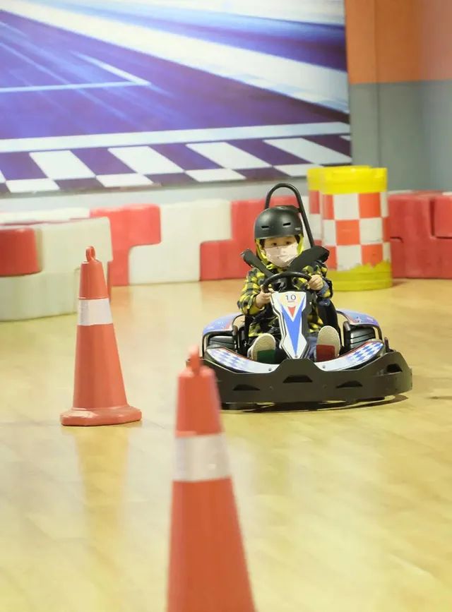 小孩电动汽车卡丁车,儿童小车手