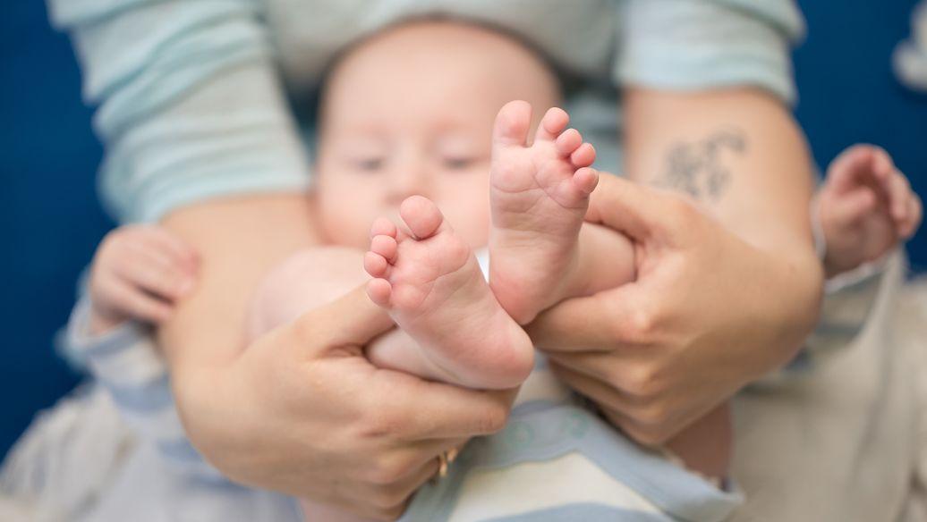 为啥宝宝拉肚子,为什么宝宝总是拉肚子消化不良