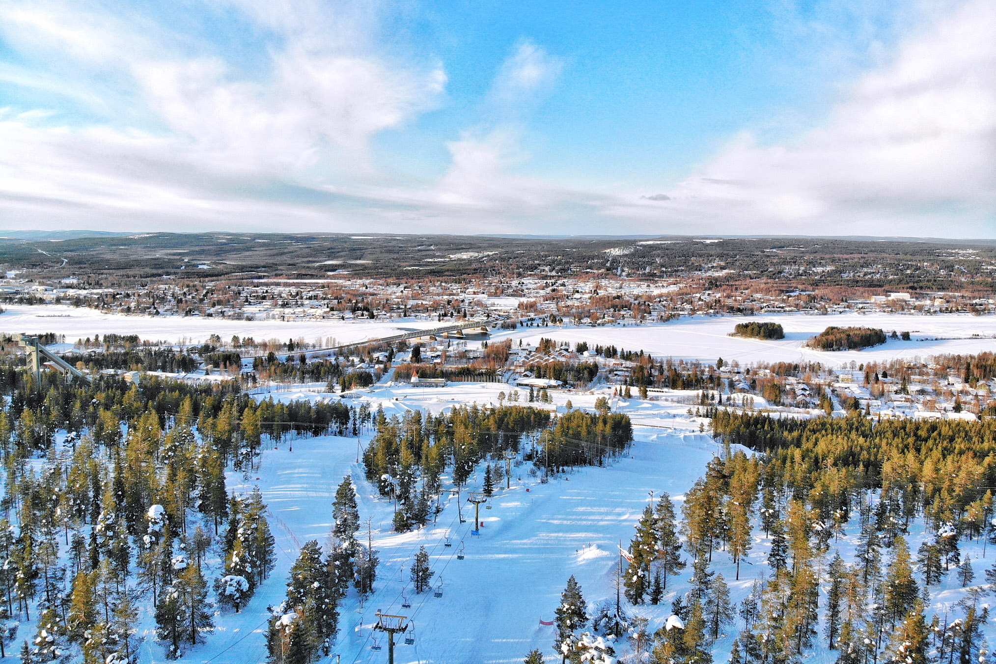 唯一一个位于北极圈上的城市,唯一在北极圈的省会城市