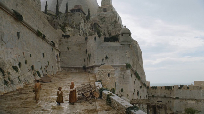 西班牙人的蓝白小镇，鲜为国人所知，《权力的游戏》外景地