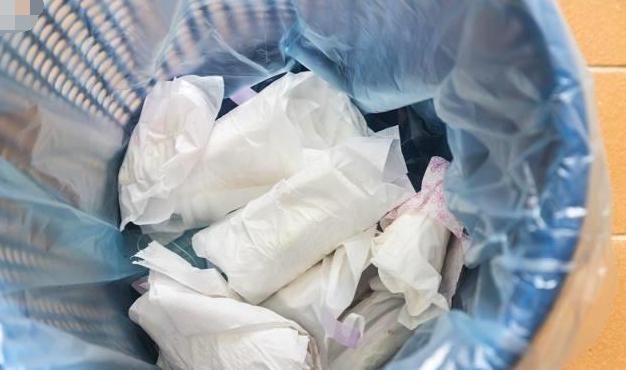 产后子宫恢复得好不好，看恶露就知道，卫生巾上轻松排查4点异常