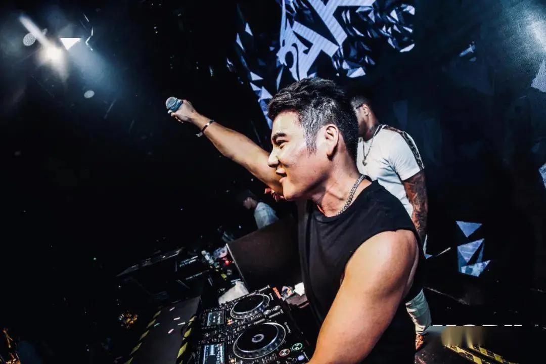 得物×XOG×EXIT//我们想与你整晚分享热爱