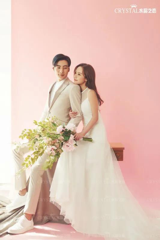 影楼法式内景实景图片,白纱内景婚纱照韩式极简