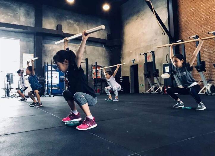 心理学家约翰·瑞迪:孩子宅在家里对大脑没有好处