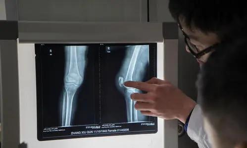 给抗疫前线医护人员的物资,为抗疫前线运送抗疫物资