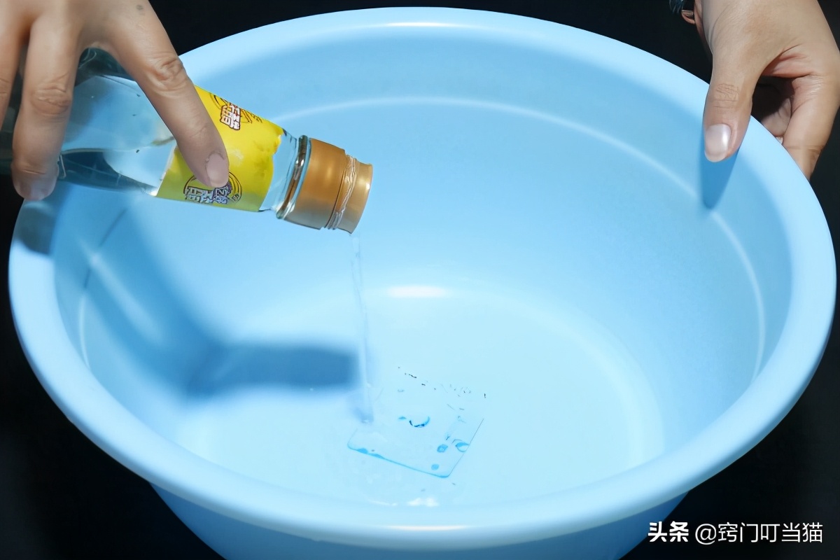 白色枕套怎么洗去黄渍,枕套去黄渍妙招方法