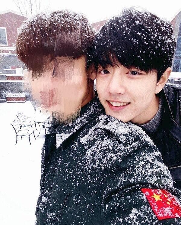 看看前辈们是如何评价肖战的,娱乐圈前辈评价肖战红海