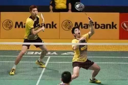 假期打羽毛球的快乐,假期打羽毛球锻炼身体