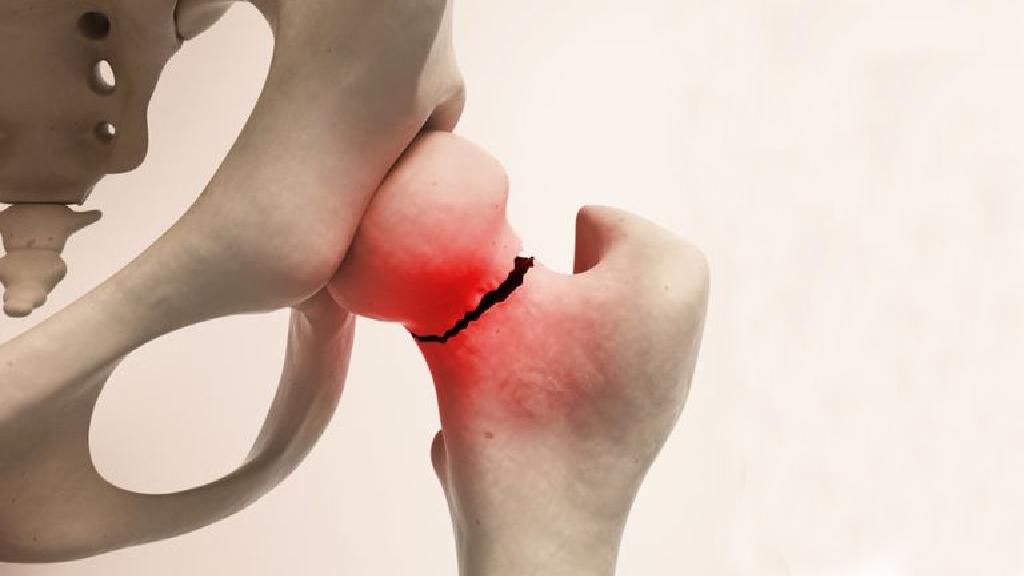 平躺感觉腰只有一边受力,平躺骨盆疼痛抬不起腿