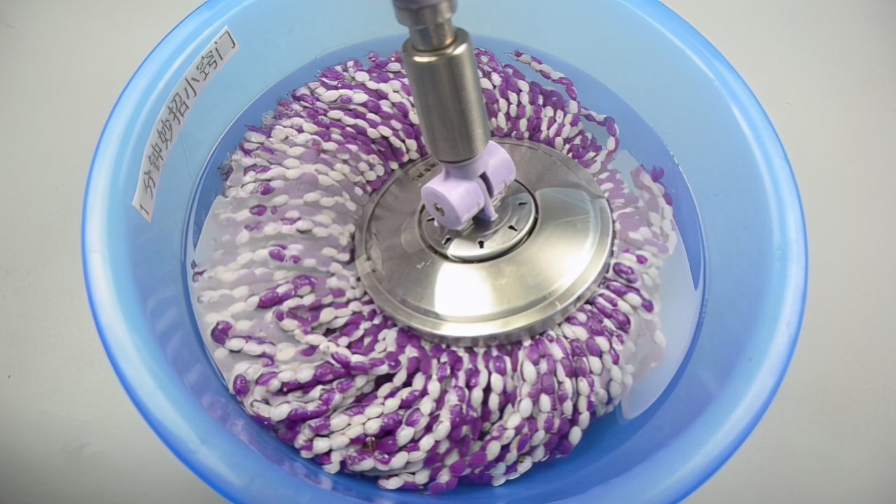 家里的拖把脏了用什么水浸泡干净,保洁阿姨拖把消毒