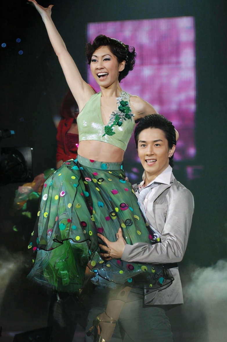 胡定欣跳槽邵氏,胡定欣退圈原因