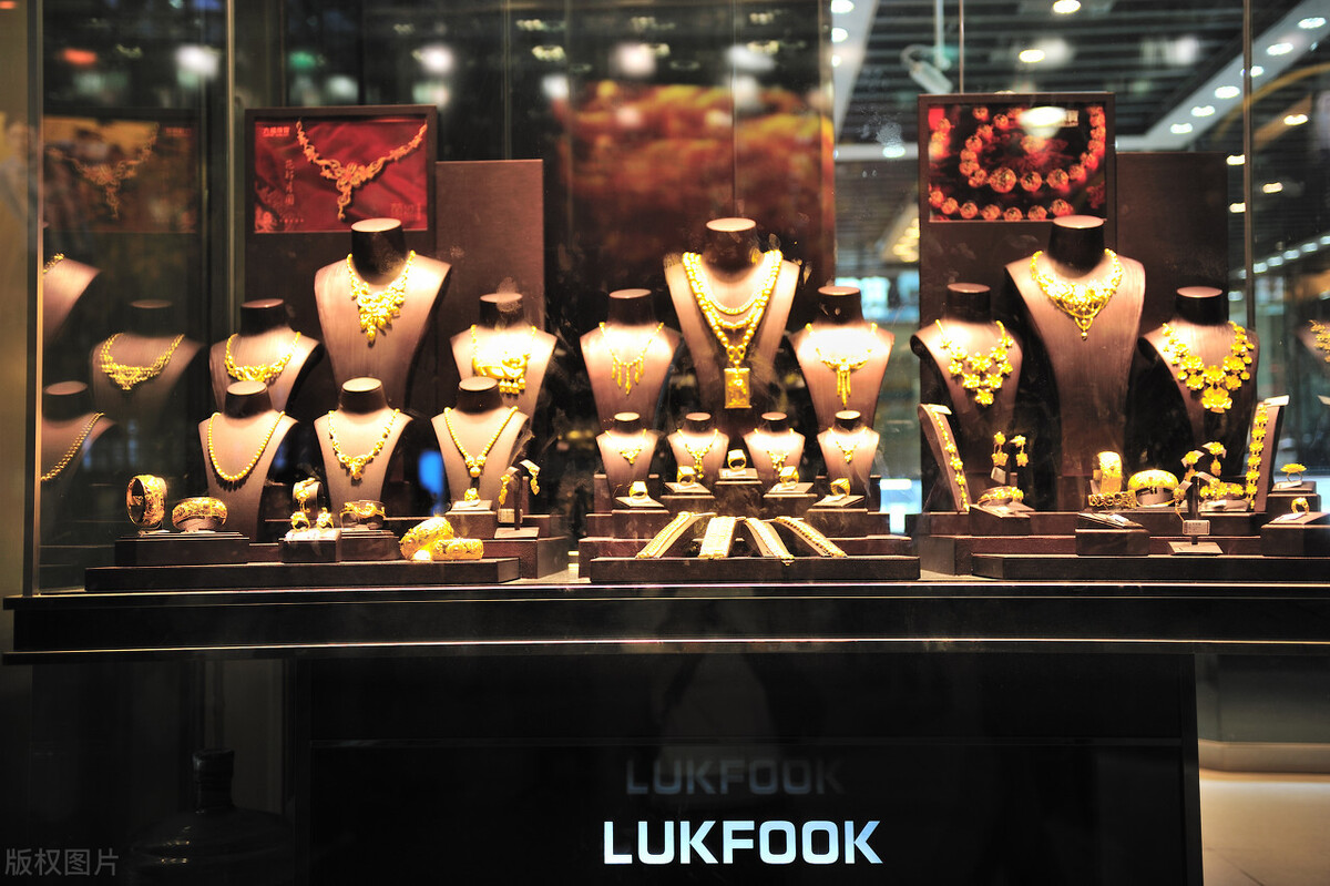 珠宝行业借助直播“起死回生”抖 快 淘三平台各有所长