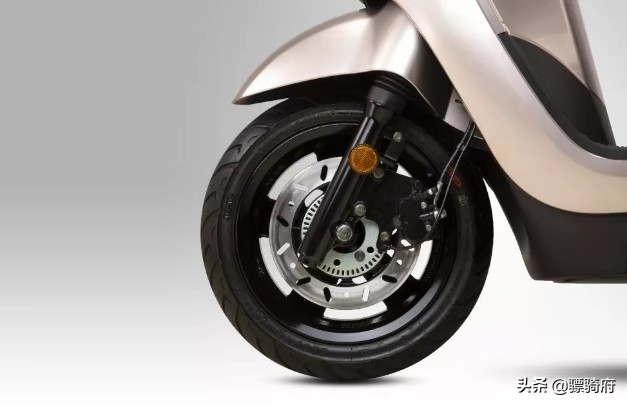 三阳jets125abs运动踏板摩托车,三阳jetsl150用的什么牌子的abs